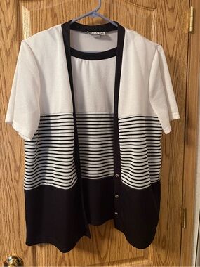 Megan Lee Black & White Striped Short-Sleeve Cardigan Top - size 24WP
